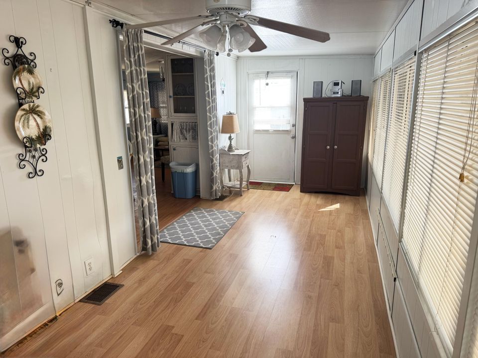 En Venta: $269,000 (1 camas, 1 baños, 724 Pies cuadrados)