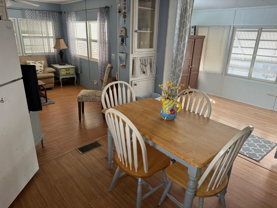 En Venta: $269,000 (1 camas, 1 baños, 724 Pies cuadrados)