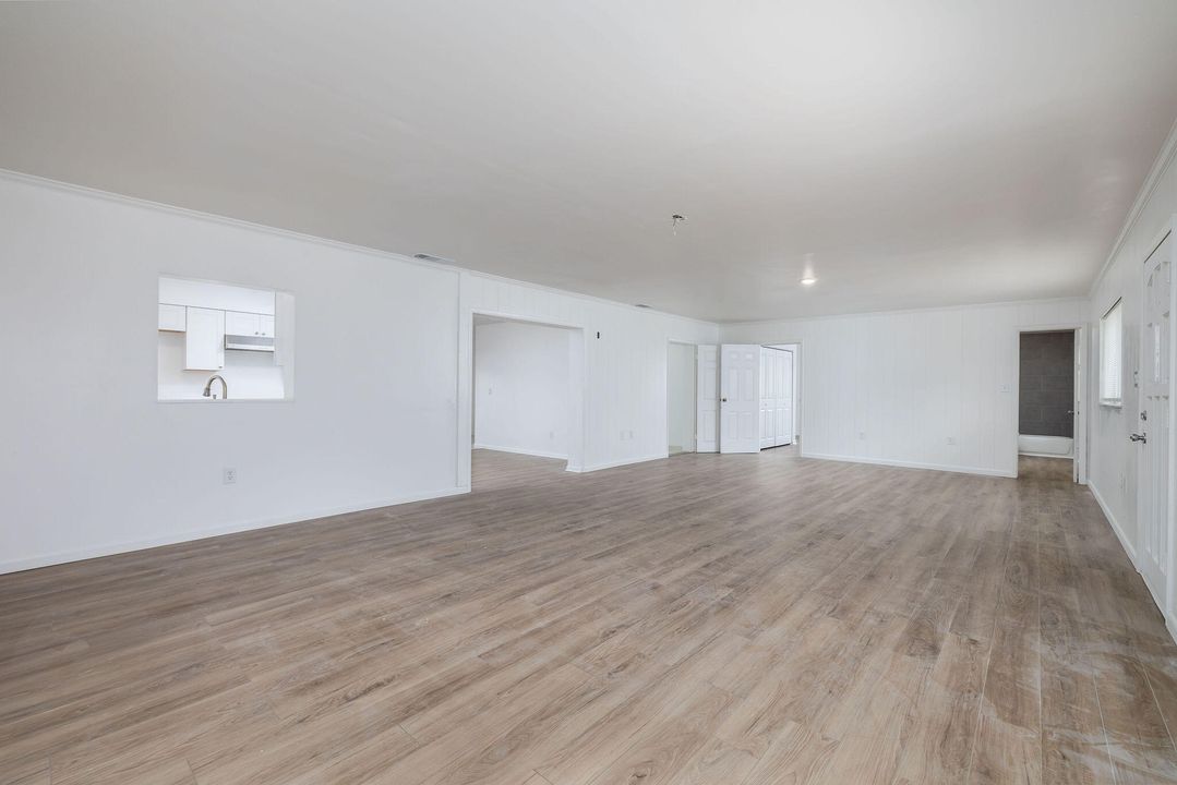 出租: $2,200 (3 贝兹, 2 浴室, 1024 平方英尺)