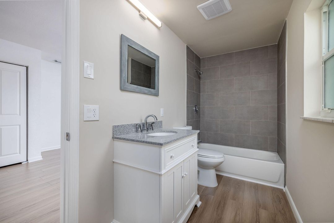 出租: $2,200 (3 贝兹, 2 浴室, 1024 平方英尺)