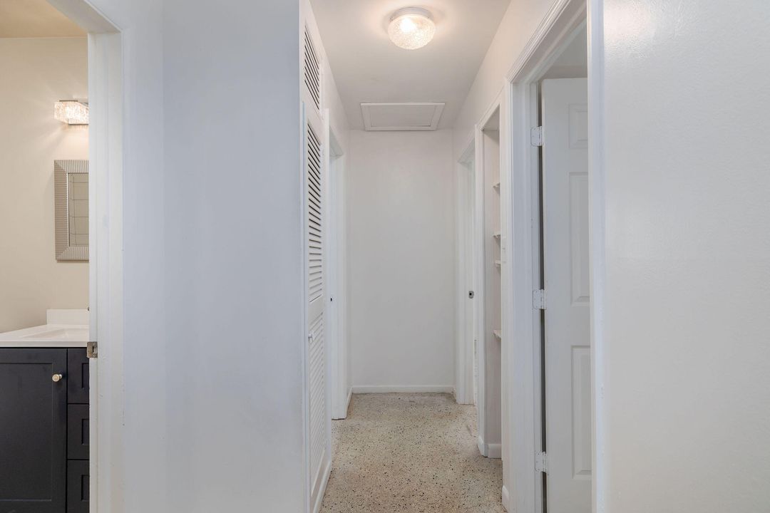 出租: $2,200 (3 贝兹, 2 浴室, 1024 平方英尺)