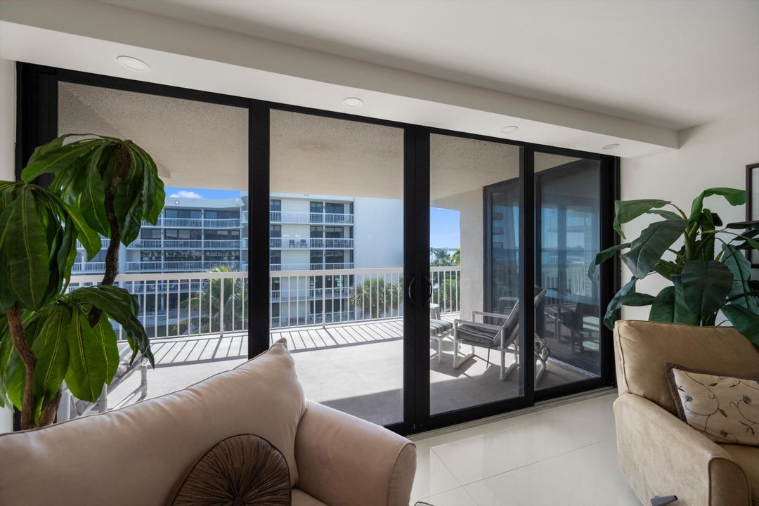 For Sale: $1,159,000 (2 beds, 2 baths, 1546 Square Feet)