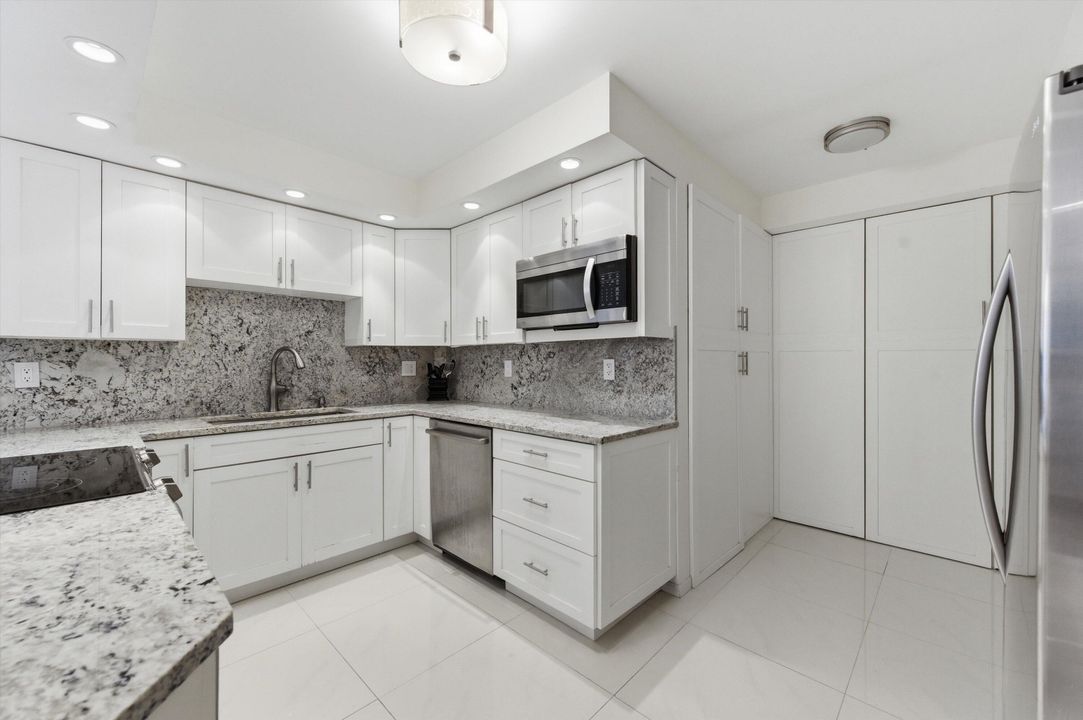 For Sale: $1,159,000 (2 beds, 2 baths, 1546 Square Feet)