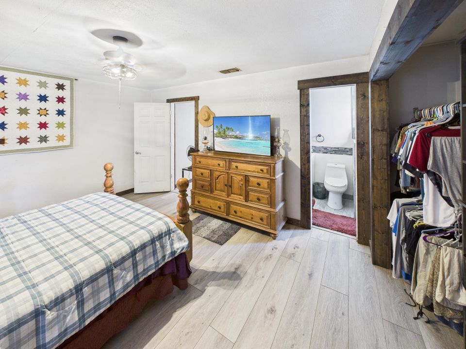 En Venta: $299,000 (2 camas, 2 baños, 1136 Pies cuadrados)