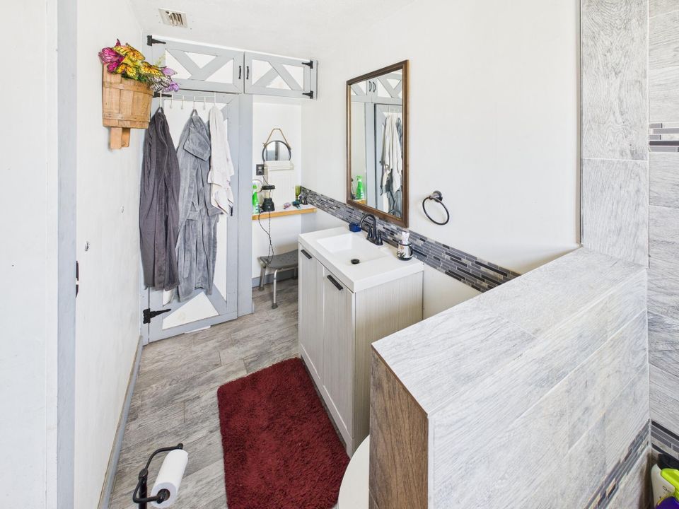 En Venta: $299,000 (2 camas, 2 baños, 1136 Pies cuadrados)