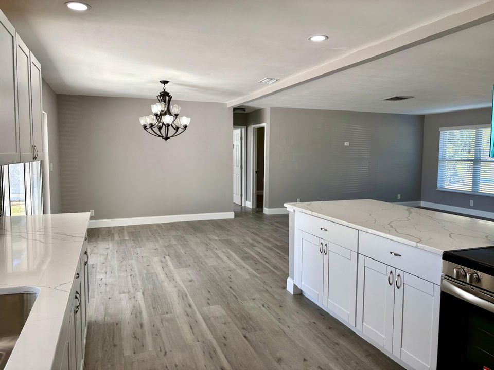 En Venta: $470,000 (3 camas, 2 baños, 1899 Pies cuadrados)