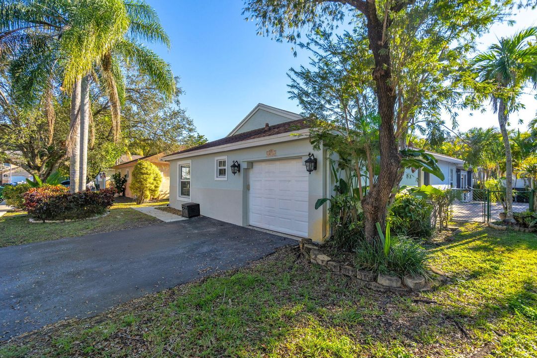 For Sale: $515,000 (3 beds, 2 baths, 1752 Square Feet)