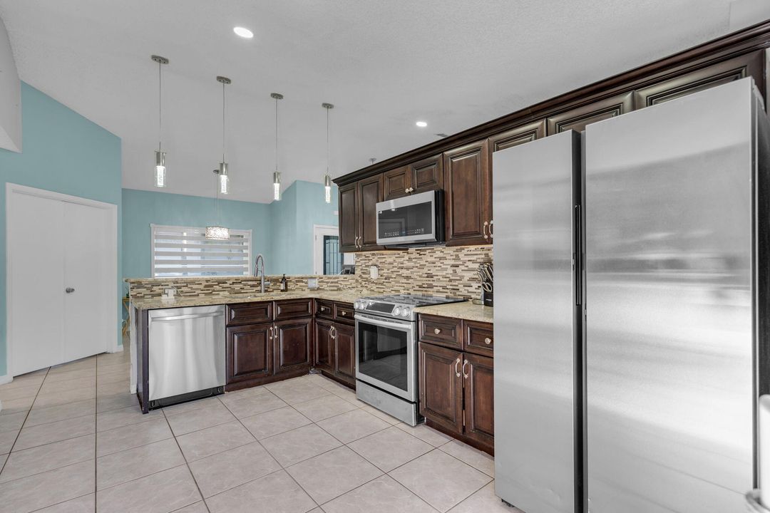 For Sale: $515,000 (3 beds, 2 baths, 1752 Square Feet)