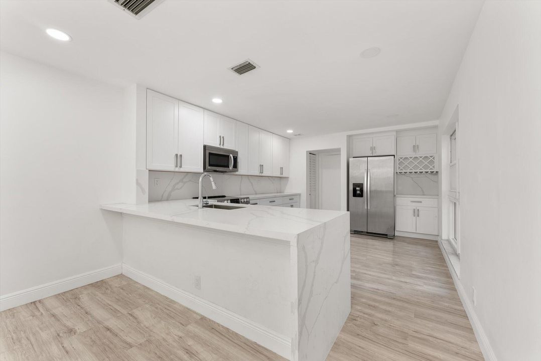 En Venta: $579,000 (3 camas, 2 baños, 2297 Pies cuadrados)