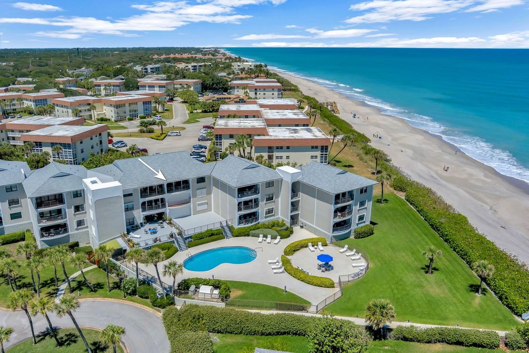 For Sale: $645,995 (2 beds, 2 baths, 1300 Square Feet)