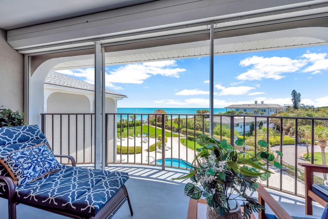 For Sale: $645,995 (2 beds, 2 baths, 1300 Square Feet)