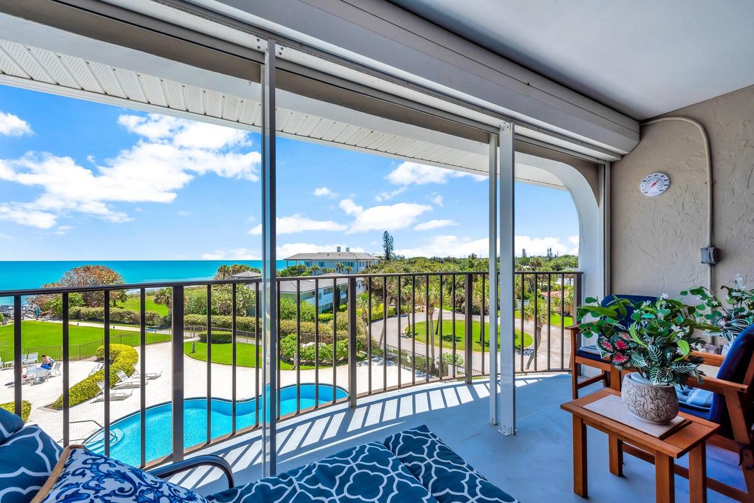 For Sale: $645,995 (2 beds, 2 baths, 1300 Square Feet)