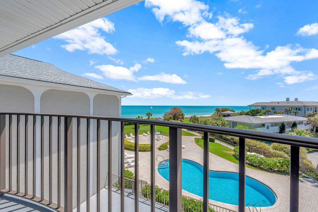 For Sale: $645,995 (2 beds, 2 baths, 1300 Square Feet)