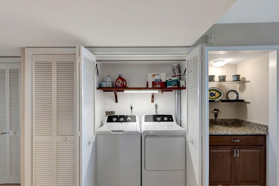 For Sale: $645,995 (2 beds, 2 baths, 1300 Square Feet)