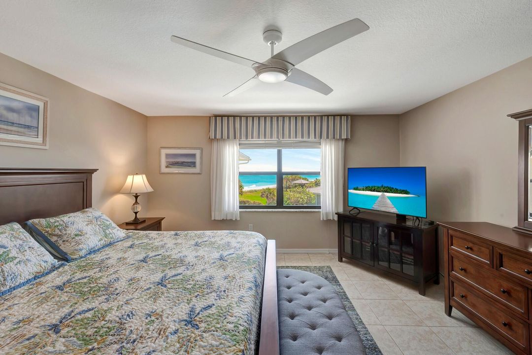 For Sale: $645,995 (2 beds, 2 baths, 1300 Square Feet)