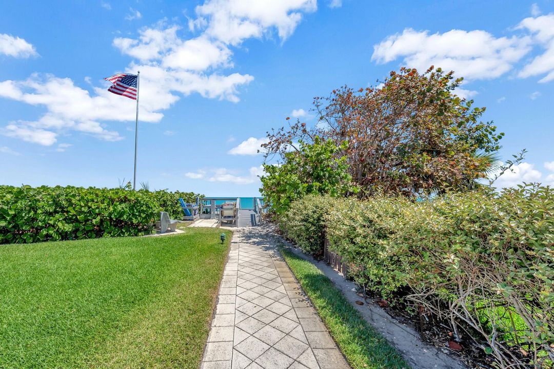 For Sale: $645,995 (2 beds, 2 baths, 1300 Square Feet)