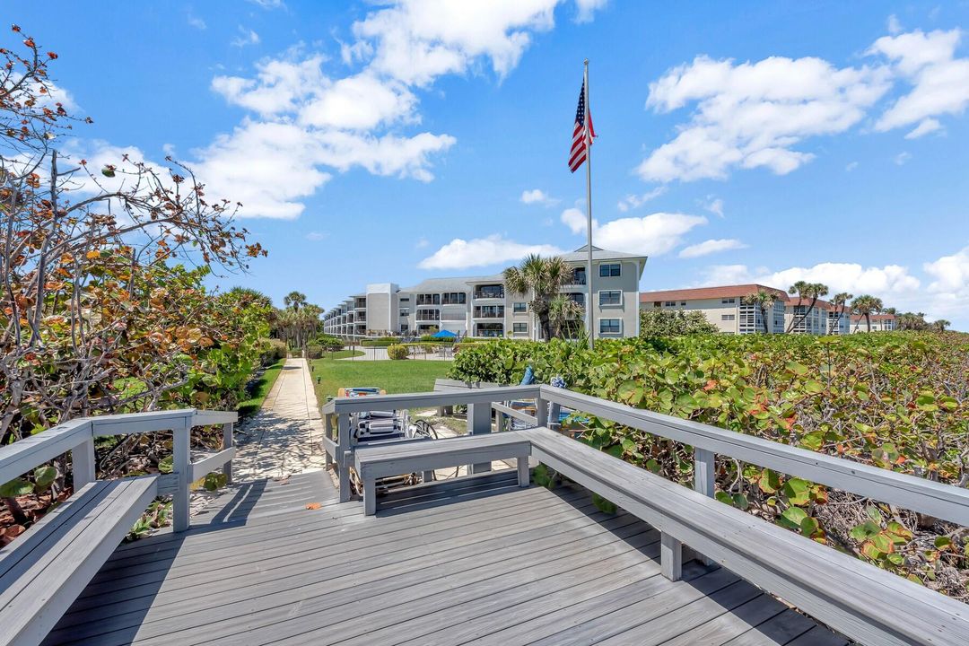 For Sale: $645,995 (2 beds, 2 baths, 1300 Square Feet)