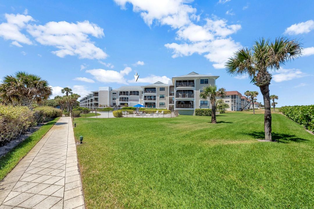 For Sale: $645,995 (2 beds, 2 baths, 1300 Square Feet)