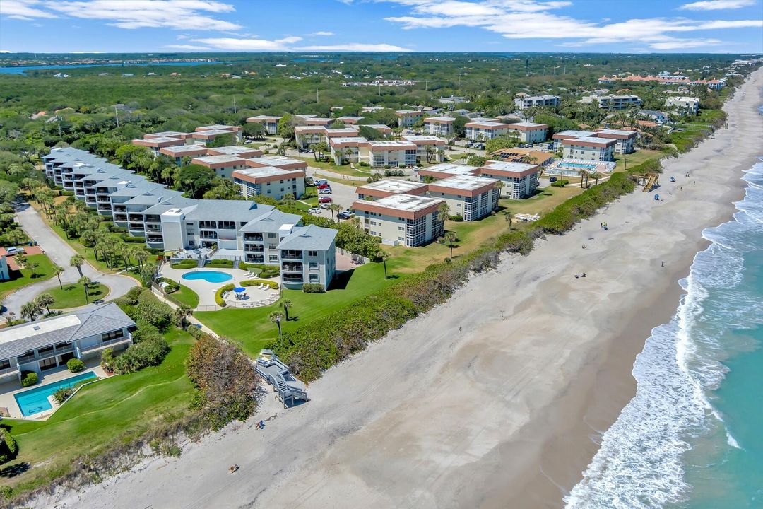 For Sale: $645,995 (2 beds, 2 baths, 1300 Square Feet)