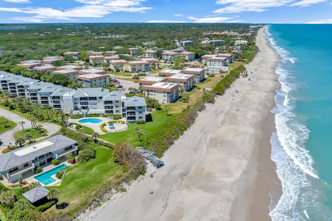 For Sale: $645,995 (2 beds, 2 baths, 1300 Square Feet)