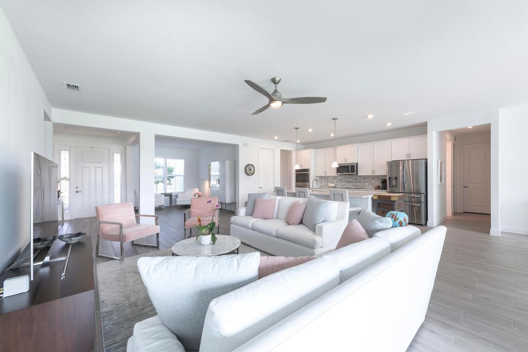 For Sale: $699,995 (3 beds, 2 baths, 2375 Square Feet)