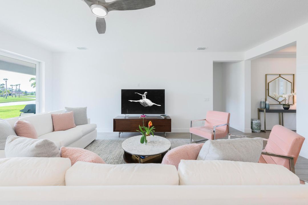 For Sale: $699,995 (3 beds, 2 baths, 2375 Square Feet)