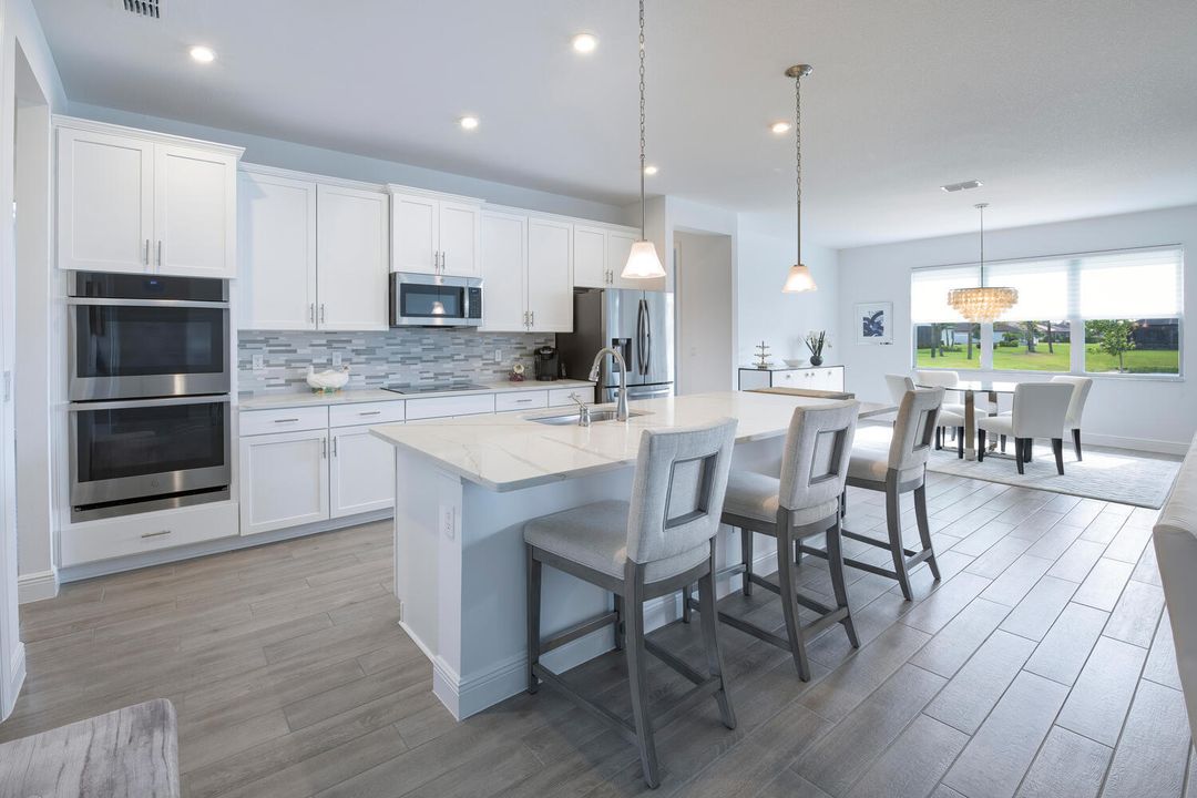 For Sale: $699,995 (3 beds, 2 baths, 2375 Square Feet)