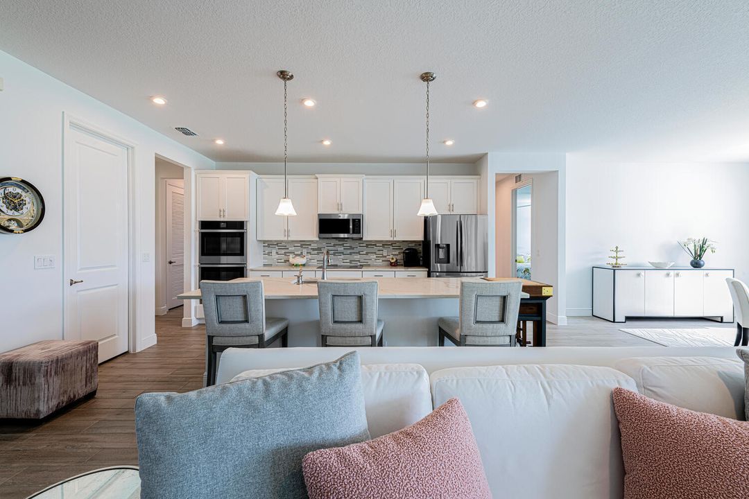 For Sale: $699,995 (3 beds, 2 baths, 2375 Square Feet)