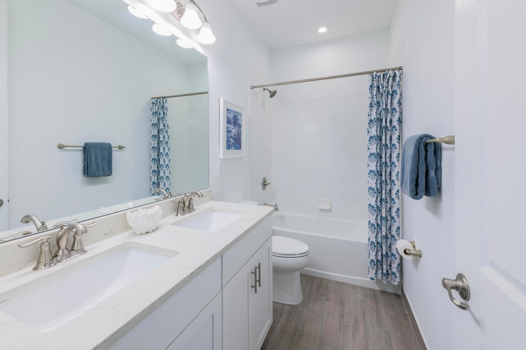 For Sale: $699,995 (3 beds, 2 baths, 2375 Square Feet)