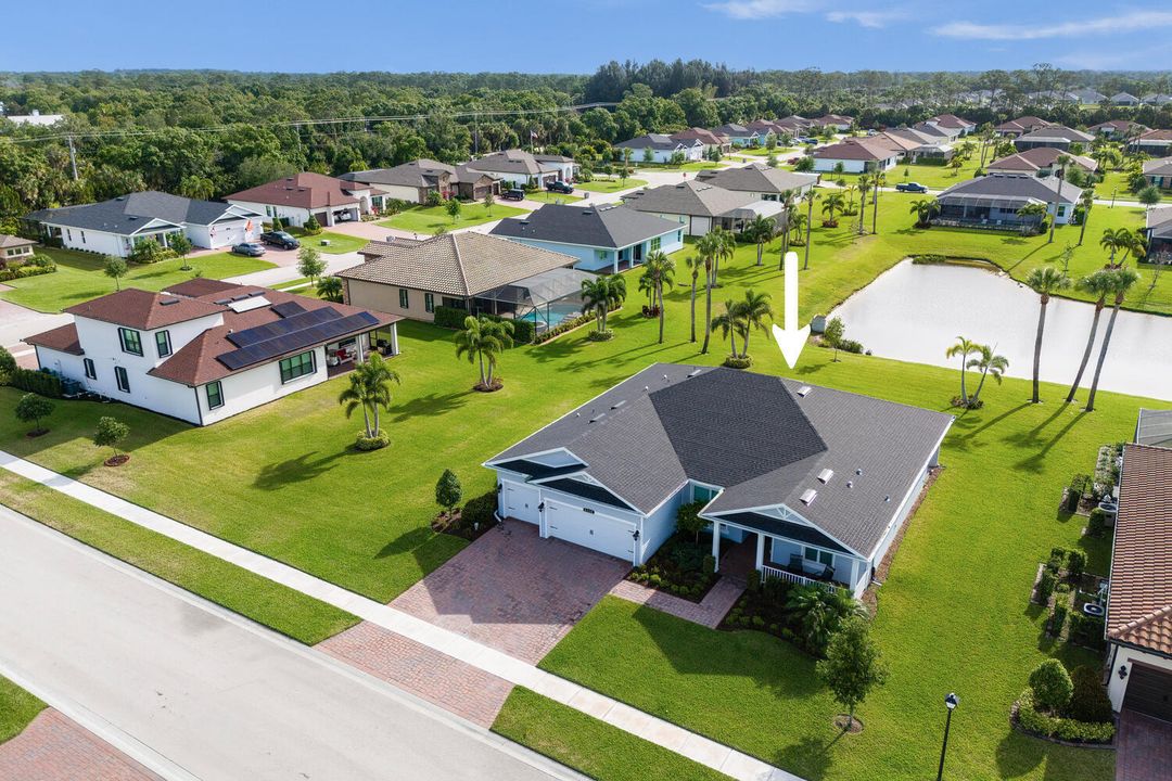 For Sale: $699,995 (3 beds, 2 baths, 2375 Square Feet)