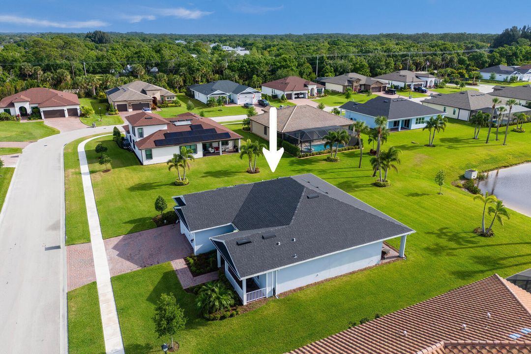 For Sale: $699,995 (3 beds, 2 baths, 2375 Square Feet)