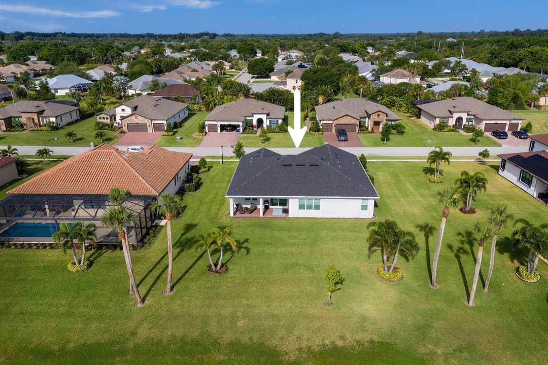 For Sale: $699,995 (3 beds, 2 baths, 2375 Square Feet)