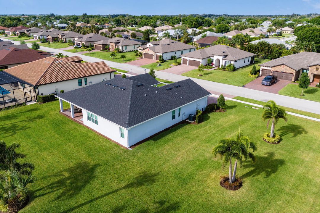 For Sale: $699,995 (3 beds, 2 baths, 2375 Square Feet)