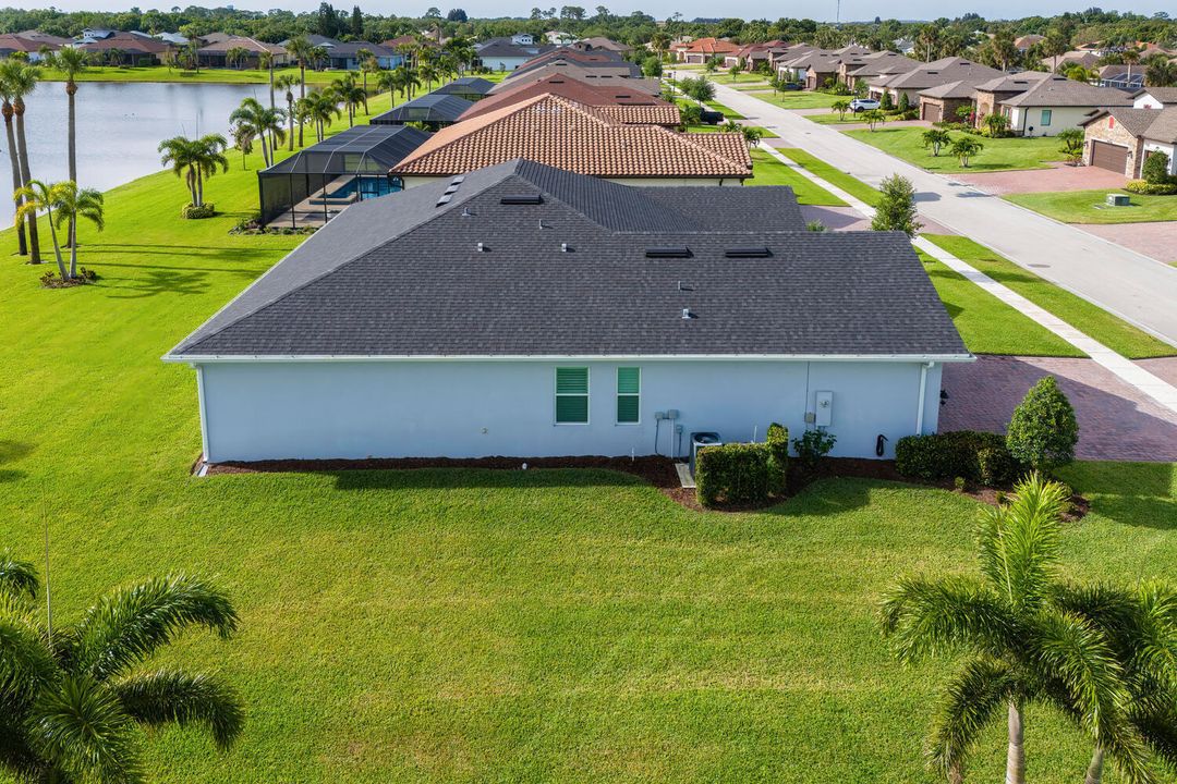 For Sale: $699,995 (3 beds, 2 baths, 2375 Square Feet)