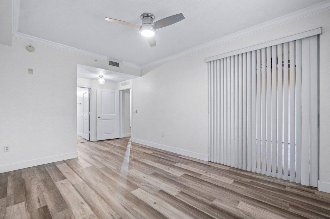 待售: $274,900 (2 贝兹, 2 浴室, 1048 平方英尺)