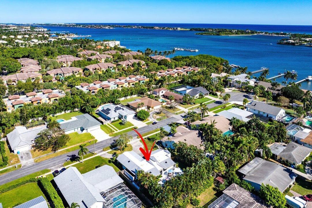 For Rent: $13,500 (3 beds, 2 baths, 1652 Square Feet)