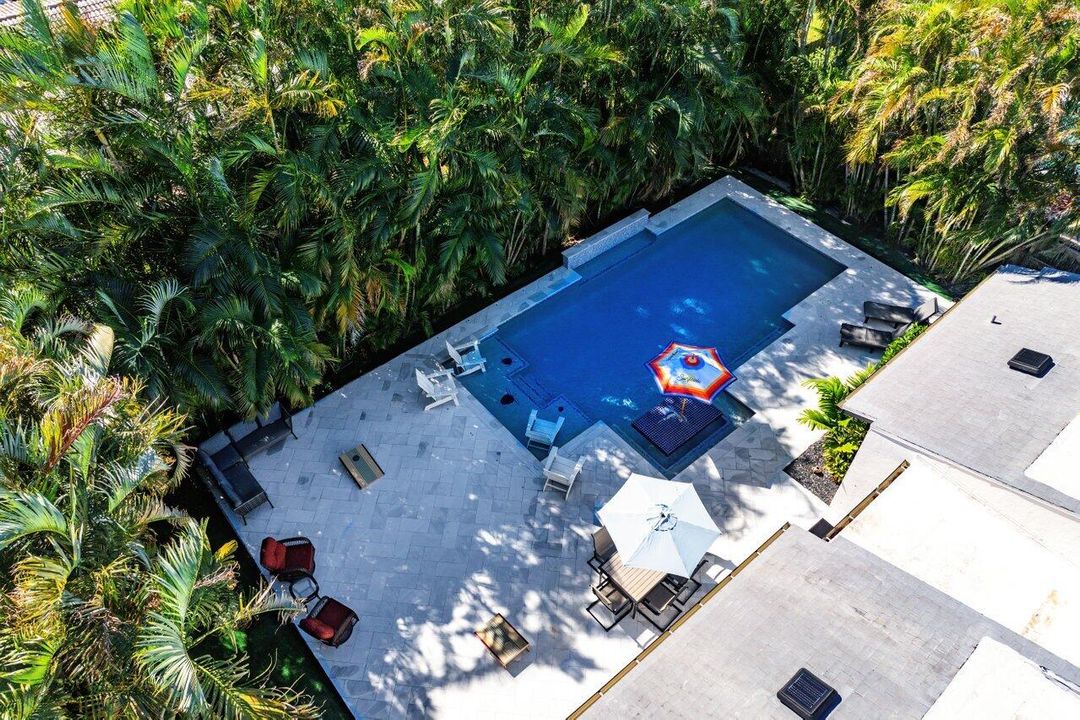 For Rent: $13,500 (3 beds, 2 baths, 1652 Square Feet)