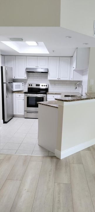For Sale: $285,000 (2 beds, 2 baths, 1112 Square Feet)