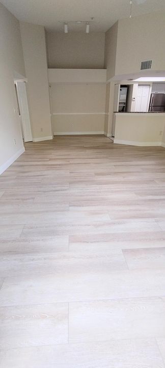 For Sale: $285,000 (2 beds, 2 baths, 1112 Square Feet)