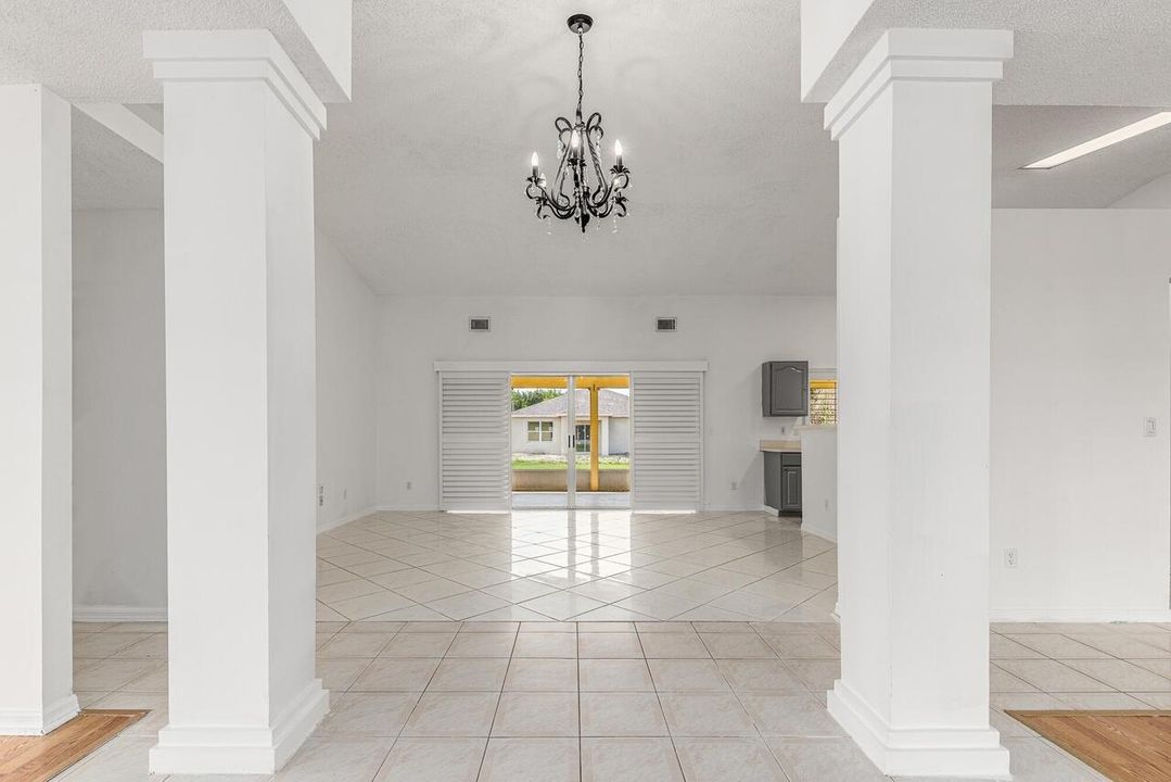 En Venta: $415,000 (3 camas, 2 baños, 1934 Pies cuadrados)