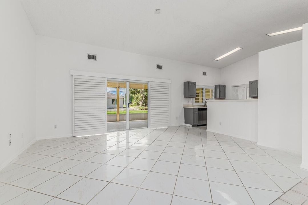 En Venta: $415,000 (3 camas, 2 baños, 1934 Pies cuadrados)