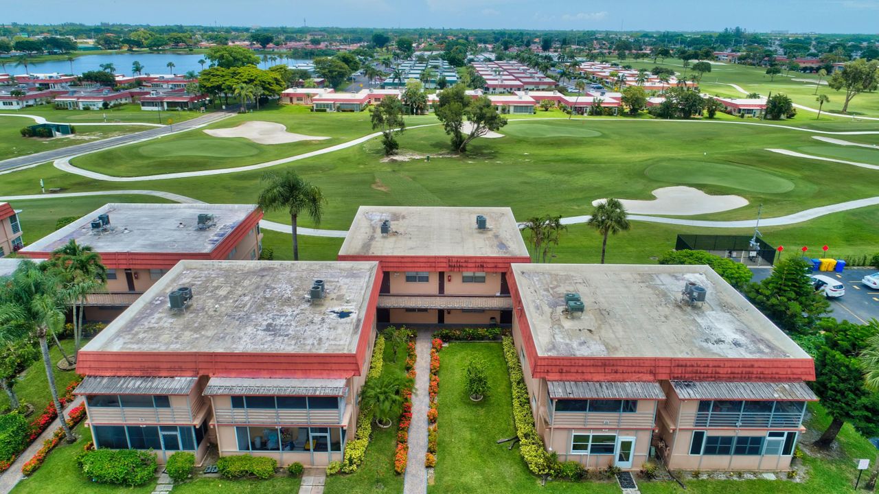 出租: $1,600 (2 贝兹, 2 浴室, 880 平方英尺)