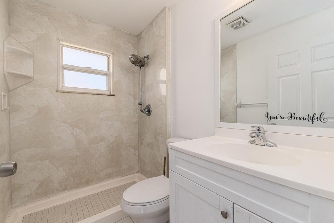 En Venta: $415,000 (3 camas, 2 baños, 1934 Pies cuadrados)