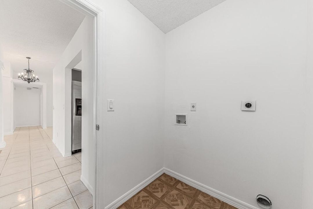 En Venta: $415,000 (3 camas, 2 baños, 1934 Pies cuadrados)