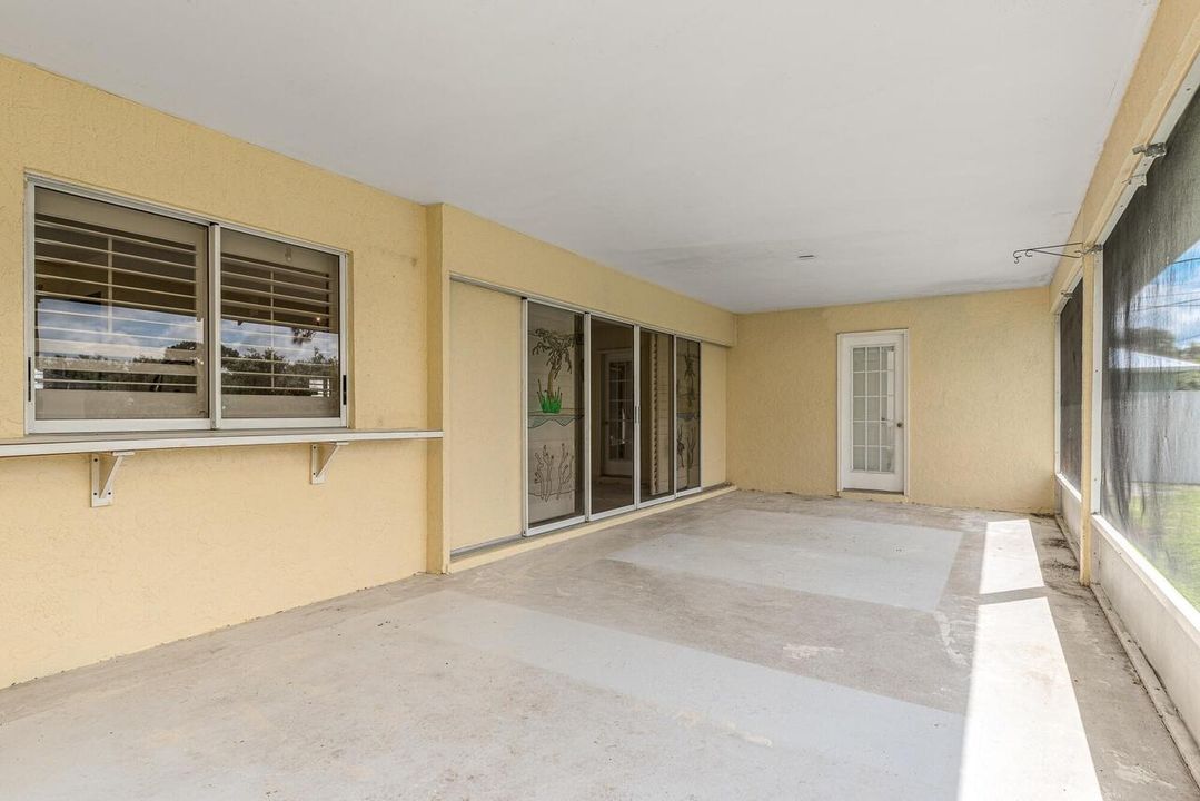 En Venta: $415,000 (3 camas, 2 baños, 1934 Pies cuadrados)