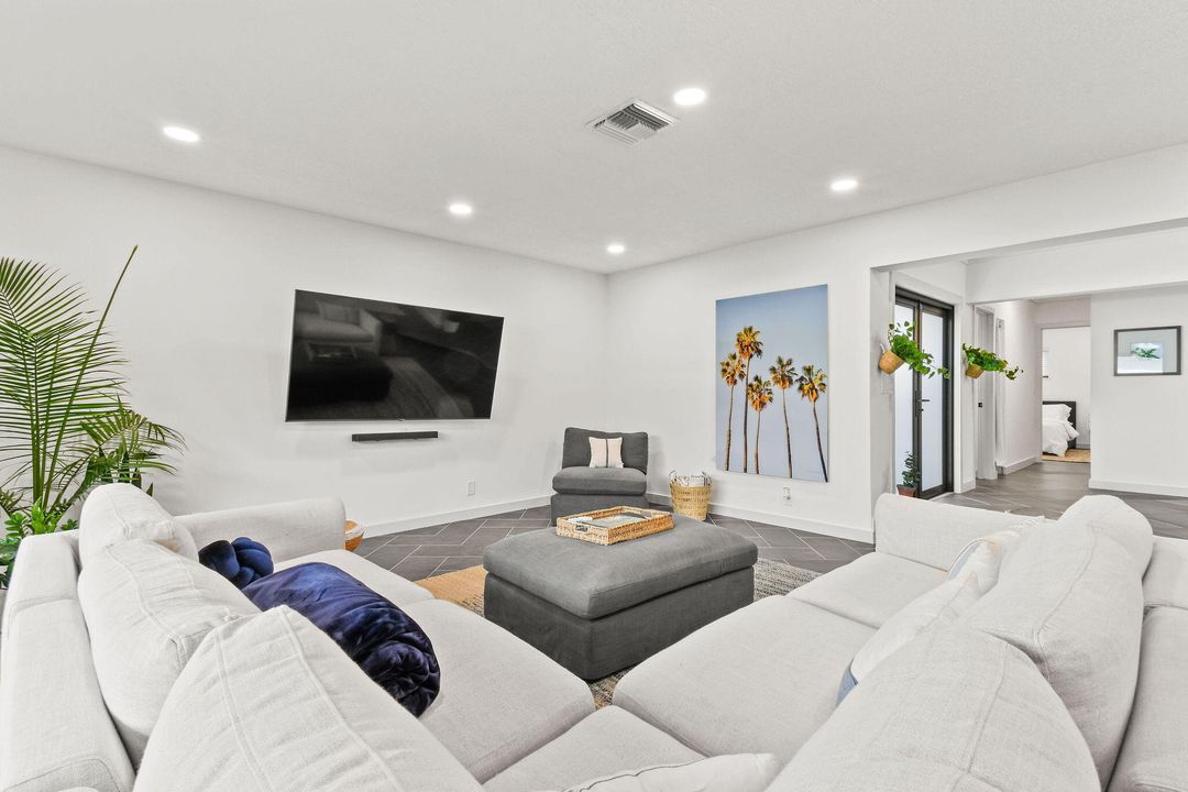 For Rent: $13,500 (3 beds, 2 baths, 1652 Square Feet)