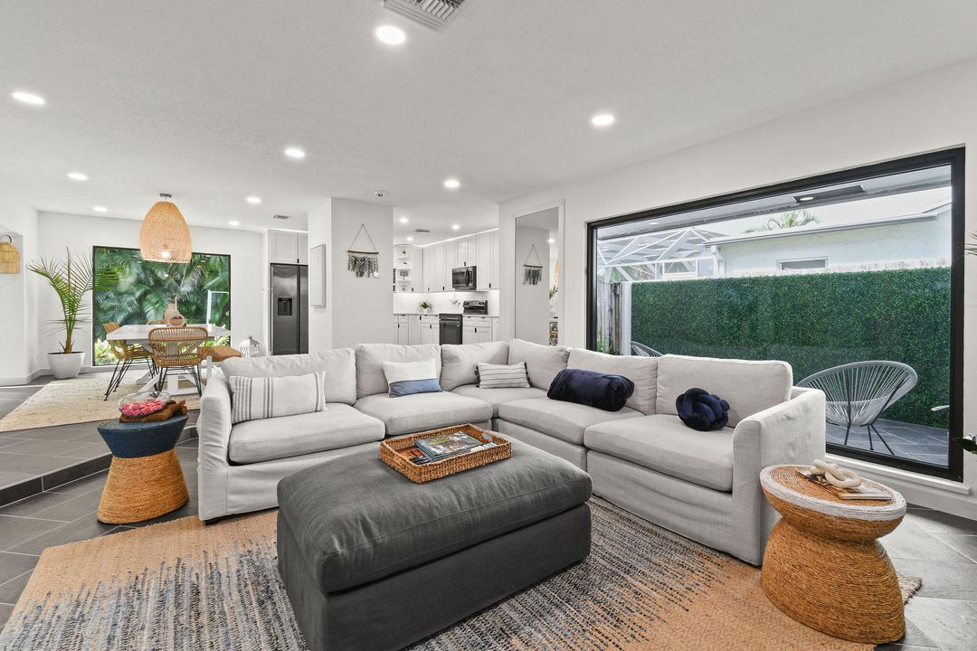 For Rent: $13,500 (3 beds, 2 baths, 1652 Square Feet)