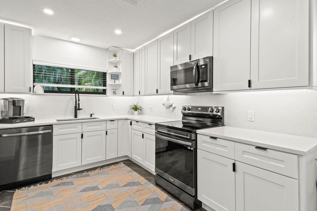 For Rent: $13,500 (3 beds, 2 baths, 1652 Square Feet)