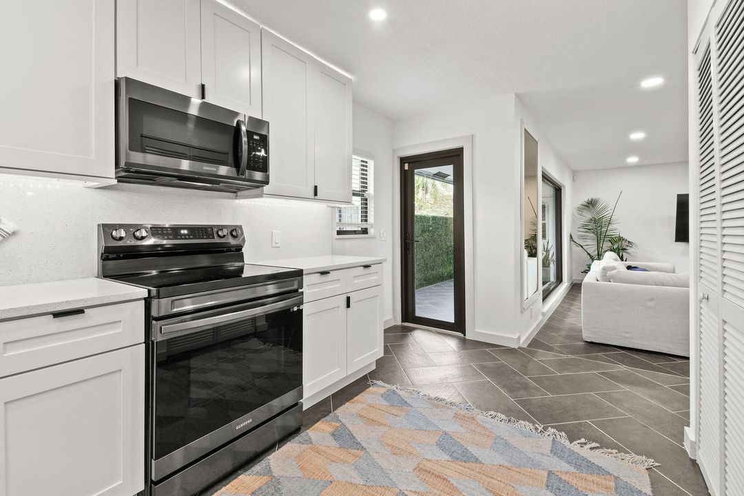 For Rent: $13,500 (3 beds, 2 baths, 1652 Square Feet)