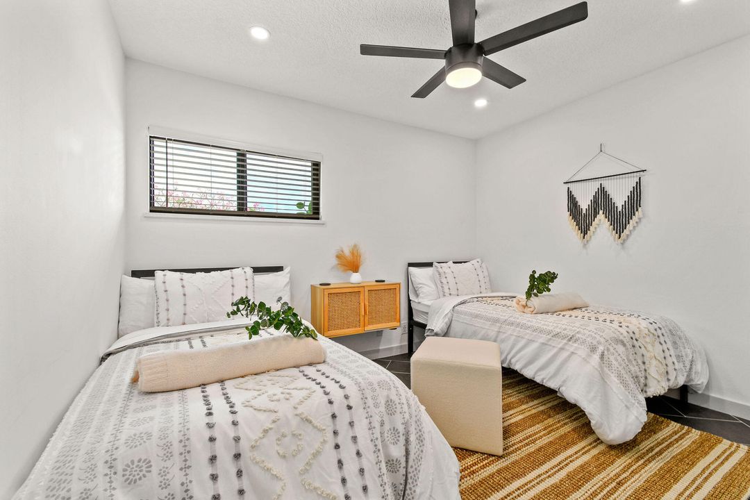 For Rent: $13,500 (3 beds, 2 baths, 1652 Square Feet)